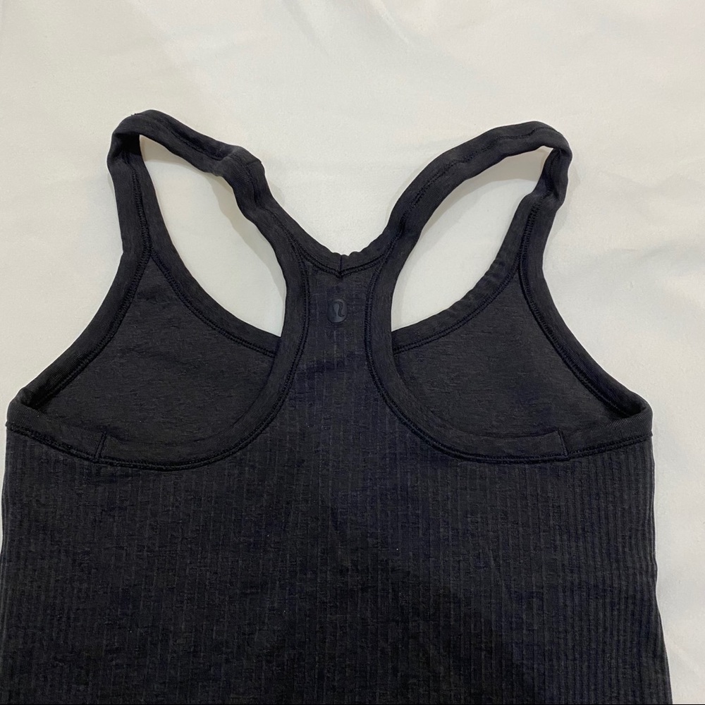 Lululemon 🍋 size 4 - Picture 2 of 2